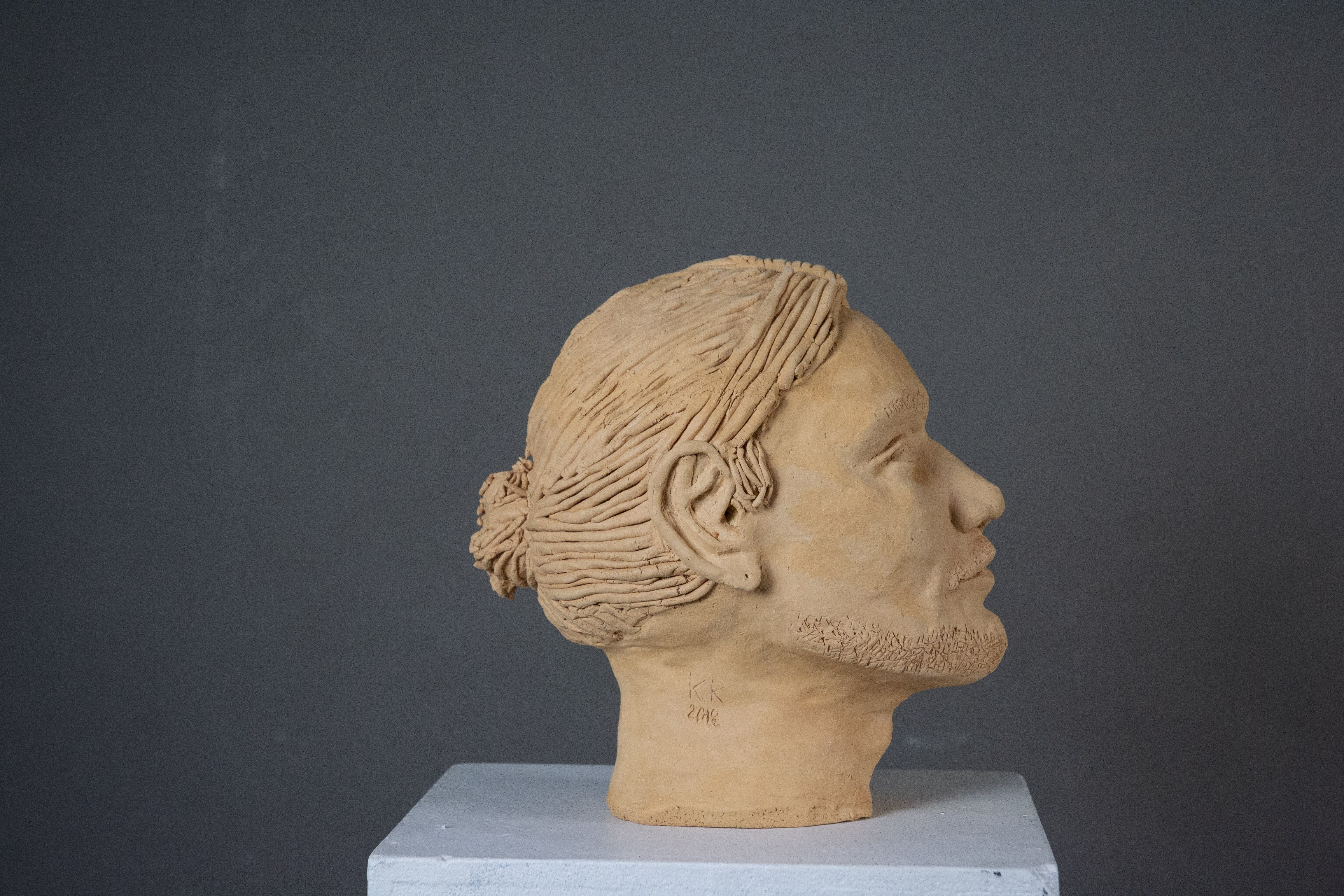 picture of a ceramic head sculpture